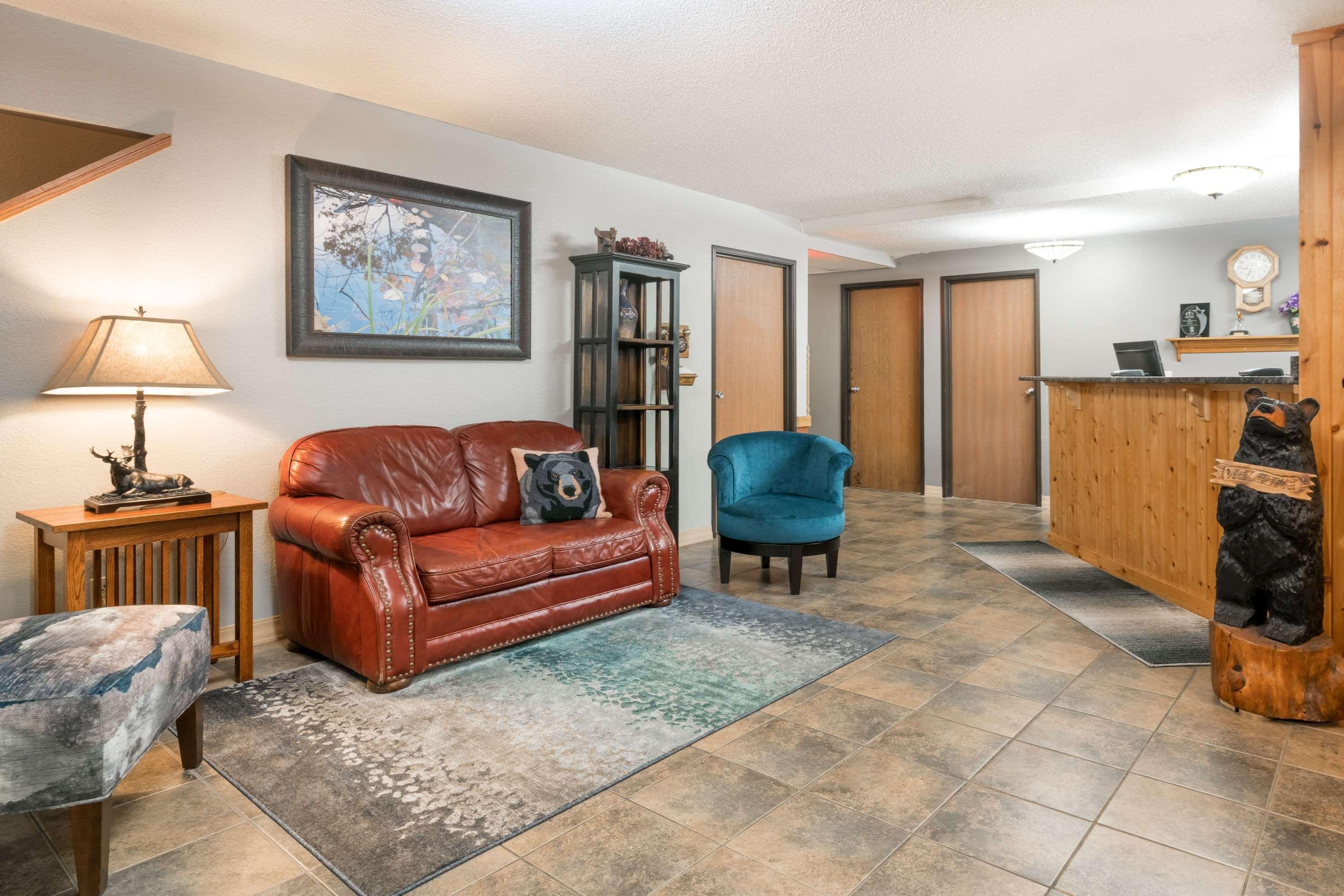 Готель Super 8 By Wyndham Baxter/Brainerd Area Екстер'єр фото